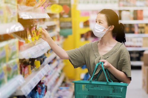 mom doing the grocery